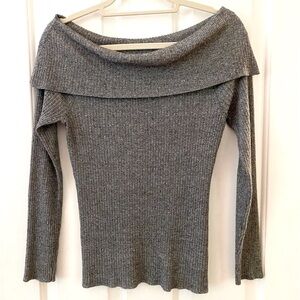 Women’s Off Shoulder Lightweight Sweater in Gray size L